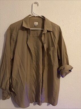 Lightweight Women’s Blouse in Olive Green